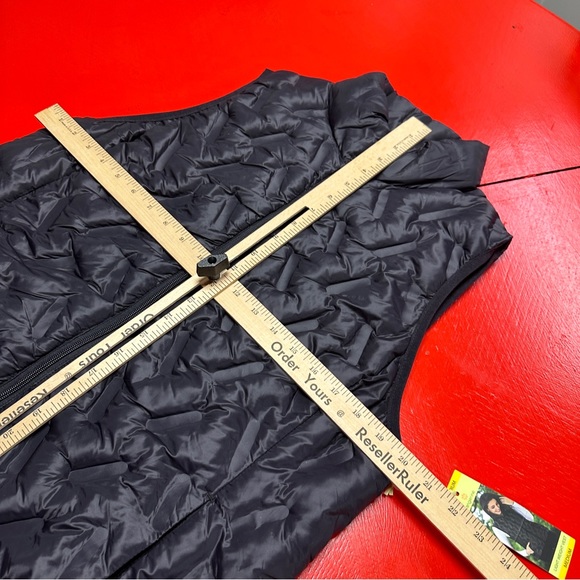 NWT BLACK VEST - Picture 7 of 7